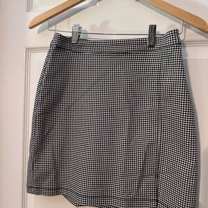 Hollister Black and White Mini Skirt
